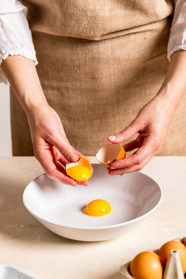 Separa los huevos